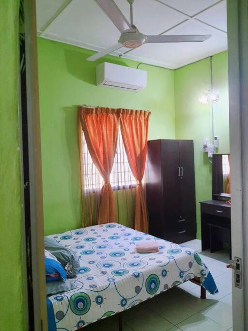 Syukur Homestay Ipoh Esterno foto